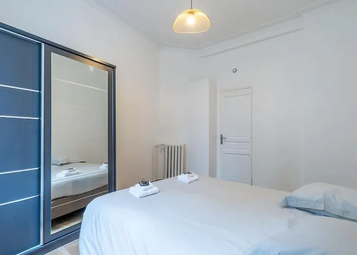 Appartement Metro Alexandre Dumas - II